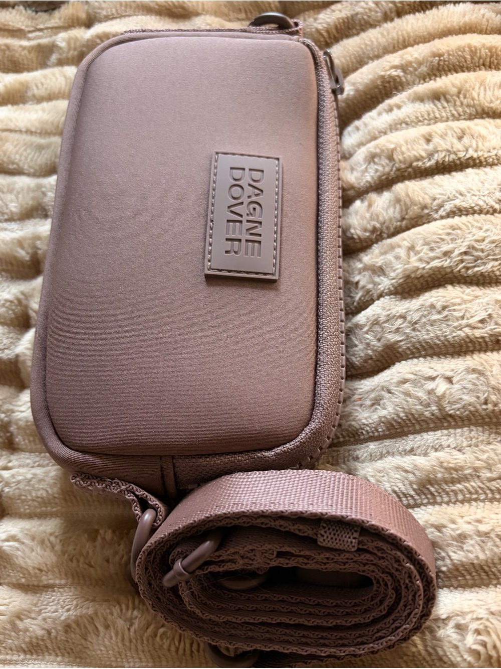 Dagne Dover Mauve Crossbody Pouch with Adjustable Strap - Picture 6 of 13